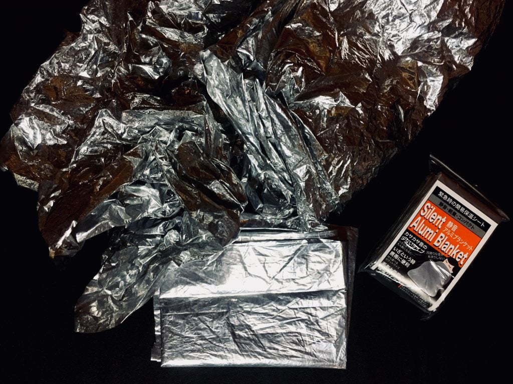 ウーバー 緩衝材 静音サバイバルシート