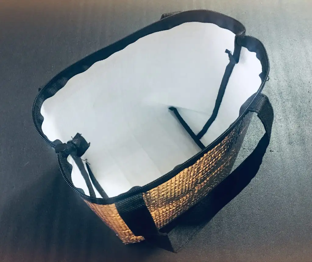 ダイソー　クーラーボックス