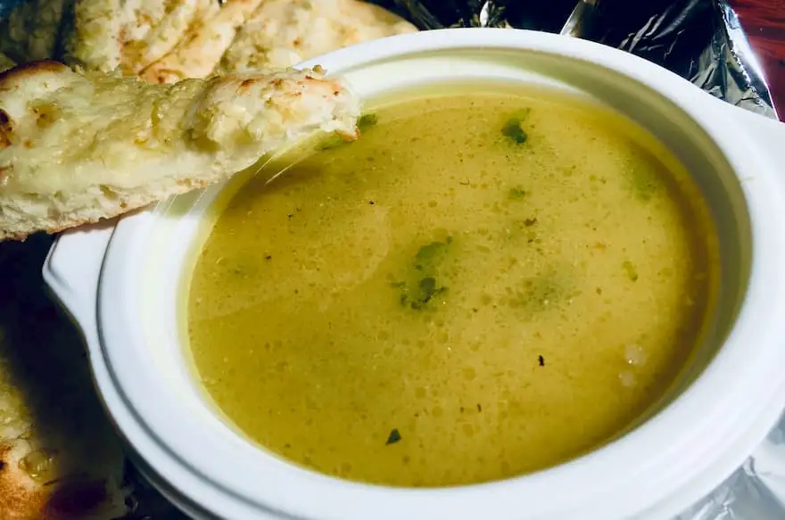 パラベッシュ　グリーンカレーとナン