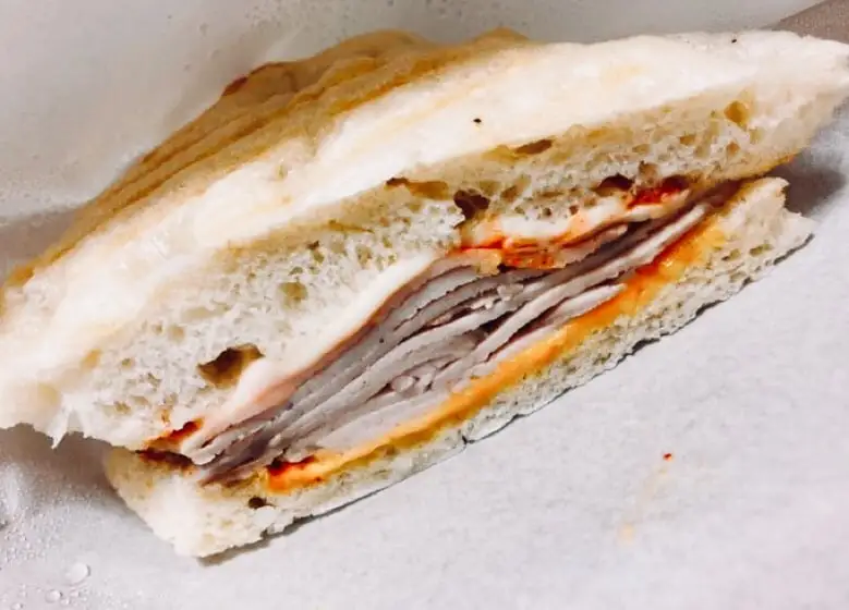 【グットベターコーヒーアンドサンドウィッチ】『ピリ辛しっとりローストポークサンド』贅沢な朝食