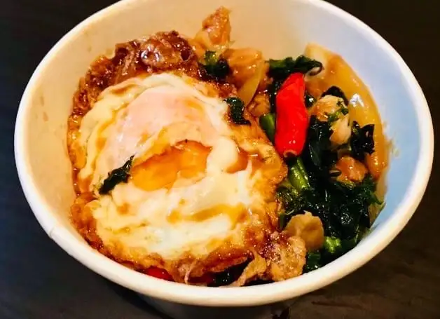 【屋台中華 雷電】『ガイガパオライス』毎日たべタイ！