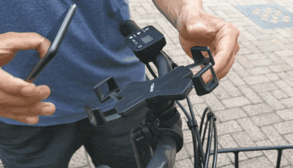 自動スマホホルダー