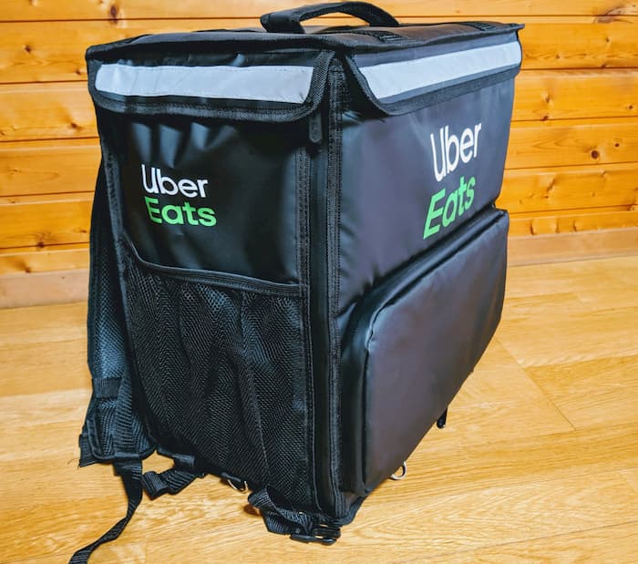 ウーバーイーツ バッグ 外観 見た目