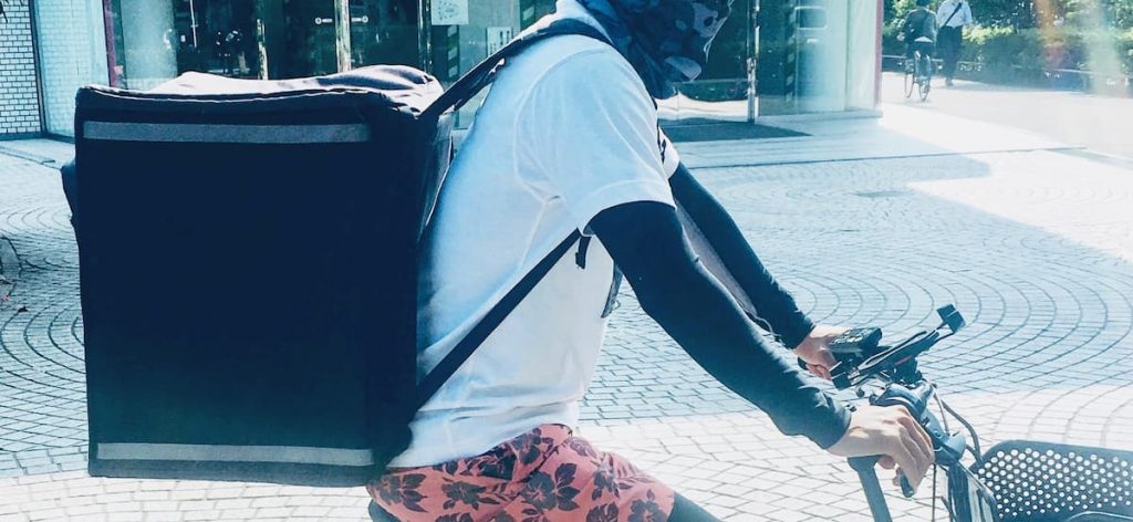 ウーバーイーツ アームカバー 冷感 夏対策