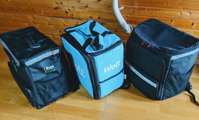 Wolt(ウォルト)とUber Eats(ウーバーイーツ)配達バッグ 比較写真
