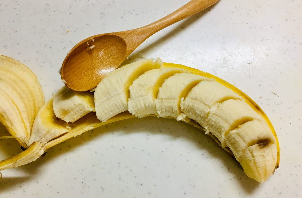 バナナ　スプーンで切る